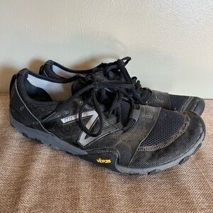 New Balance Men’s Minimus Trail Black and Gray Athletic Shoes